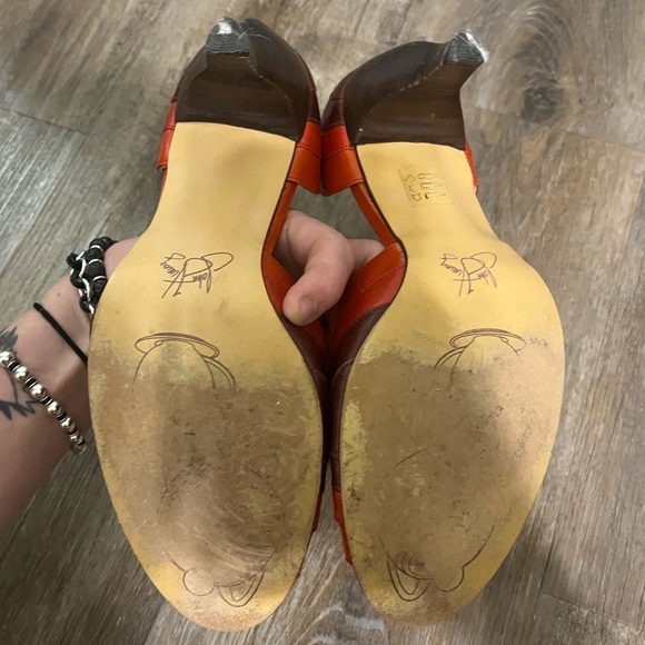 Red/orange/burgundy Fluevog Heels size 9 - Picture 3 of 4